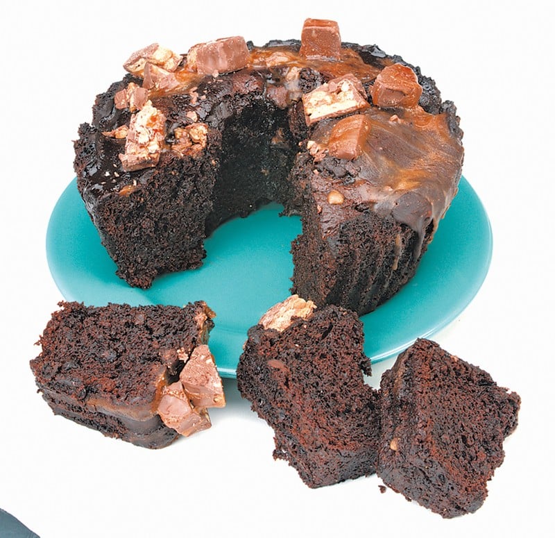 Snickers Cake Food Picture
